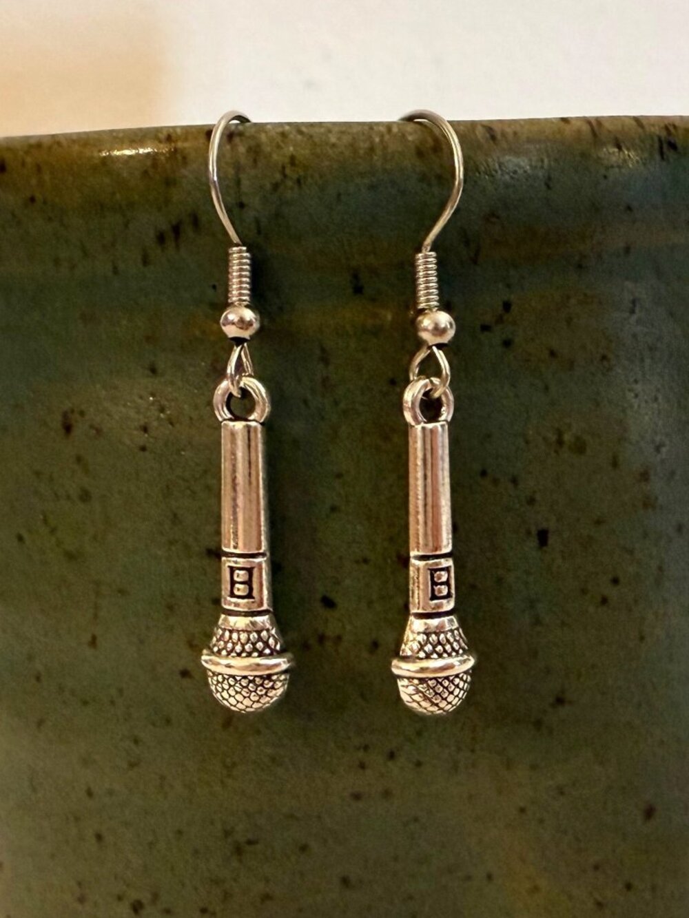Microphone Shaped Dangle Earrings In Silver Tone Hook Design Lightweight Jewelry
